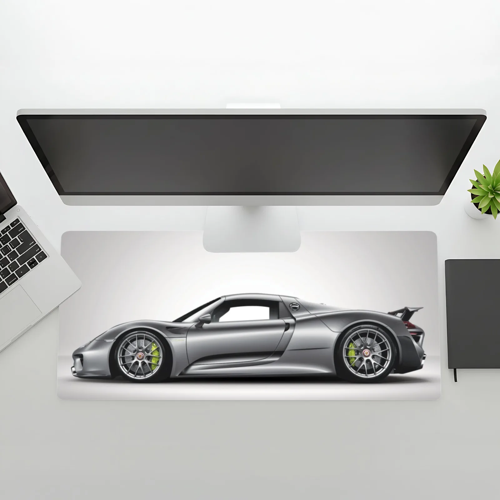 Porsche 918 Spyder Mousepad