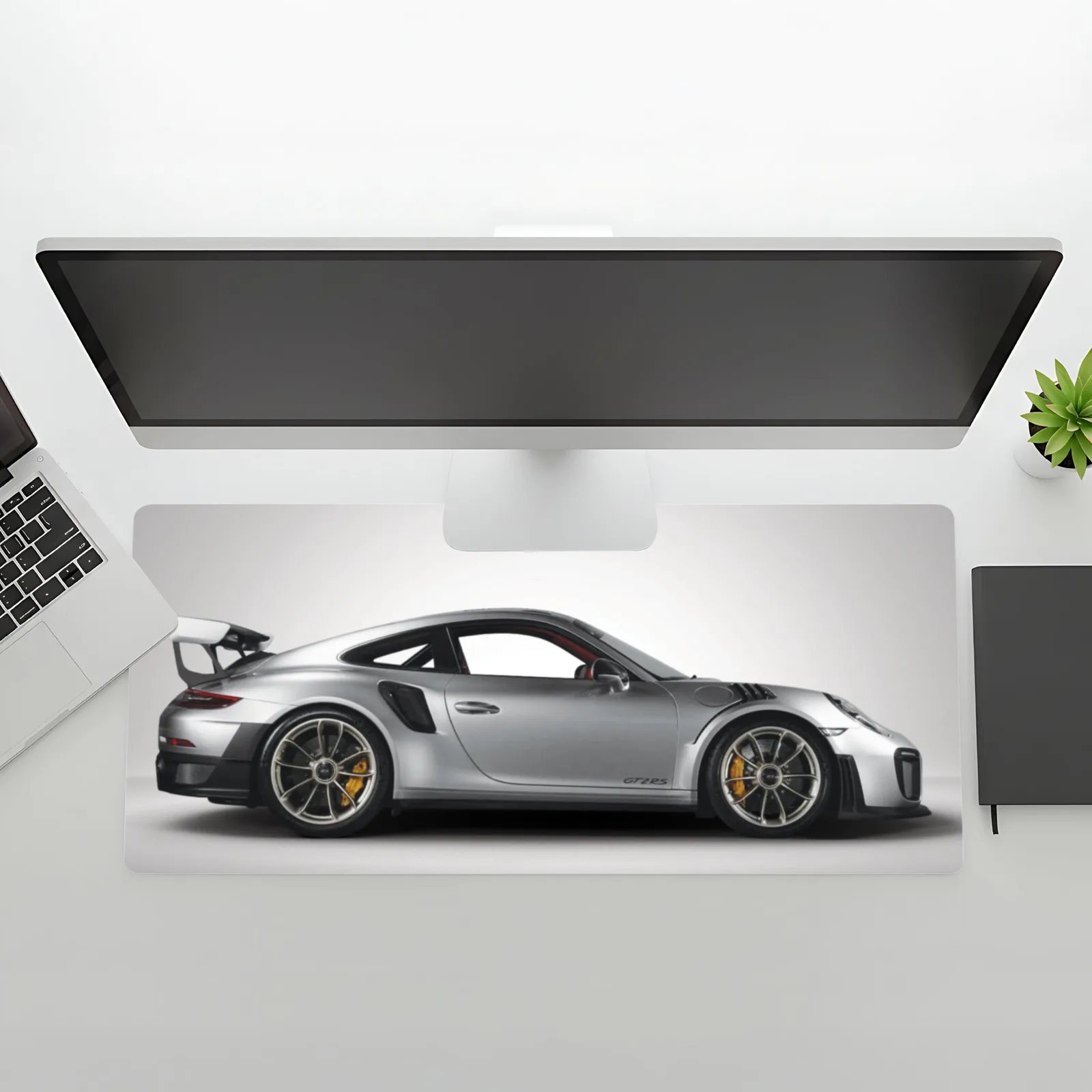 Porsche 911 GT2 RS Mousepad
